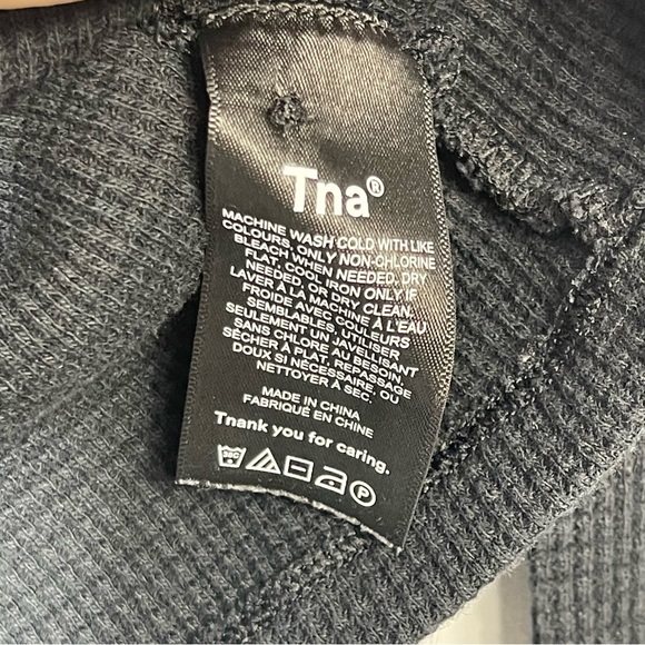 ARITZIA Tna HomeStretch Henley Black XS Waffle Knit Long Sleeve Crop Thermal Top - Picture 12 of 14